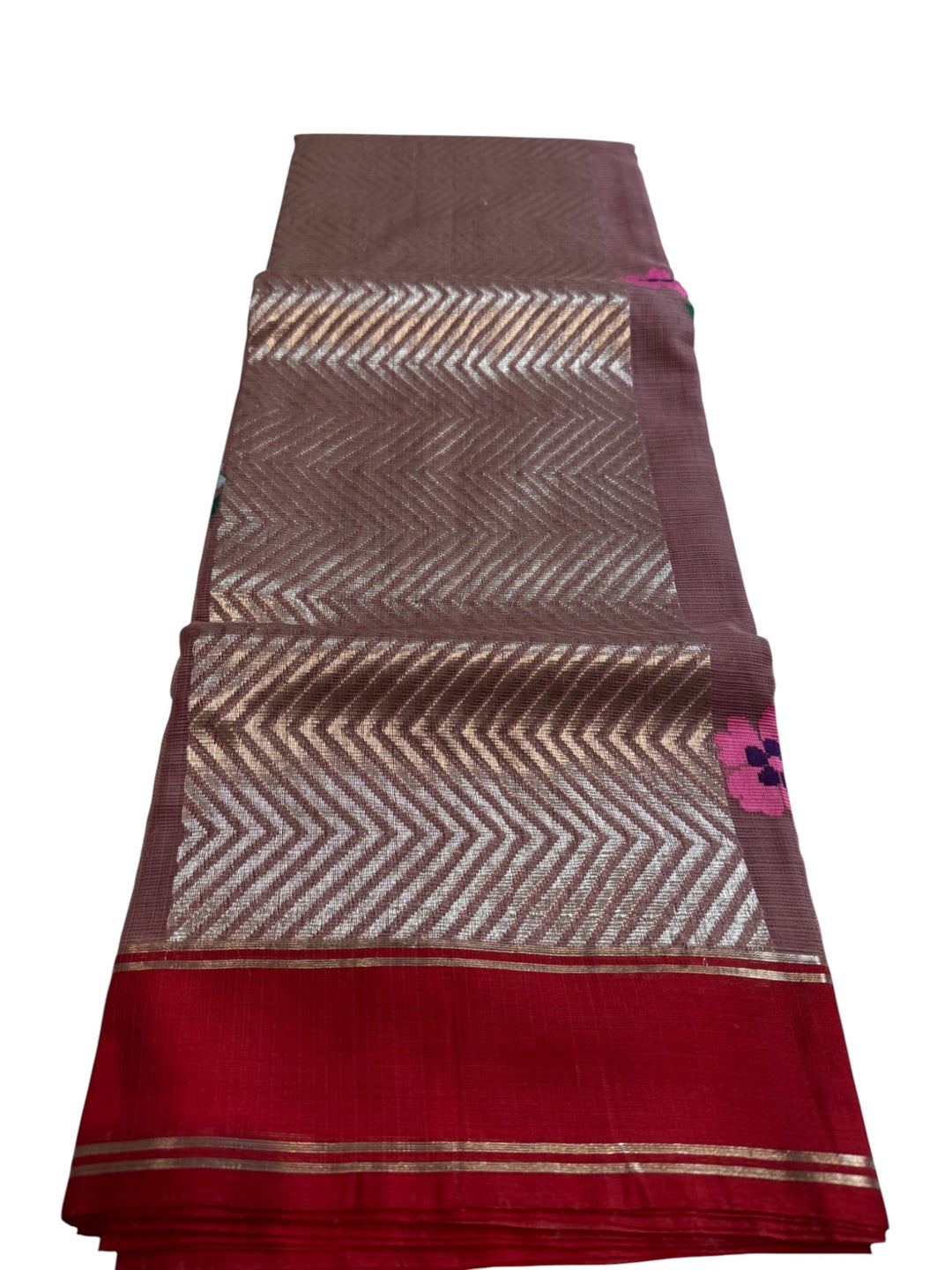 Elegant Kota Weave Saree with Silver Zari Pallu and Floral Motifs