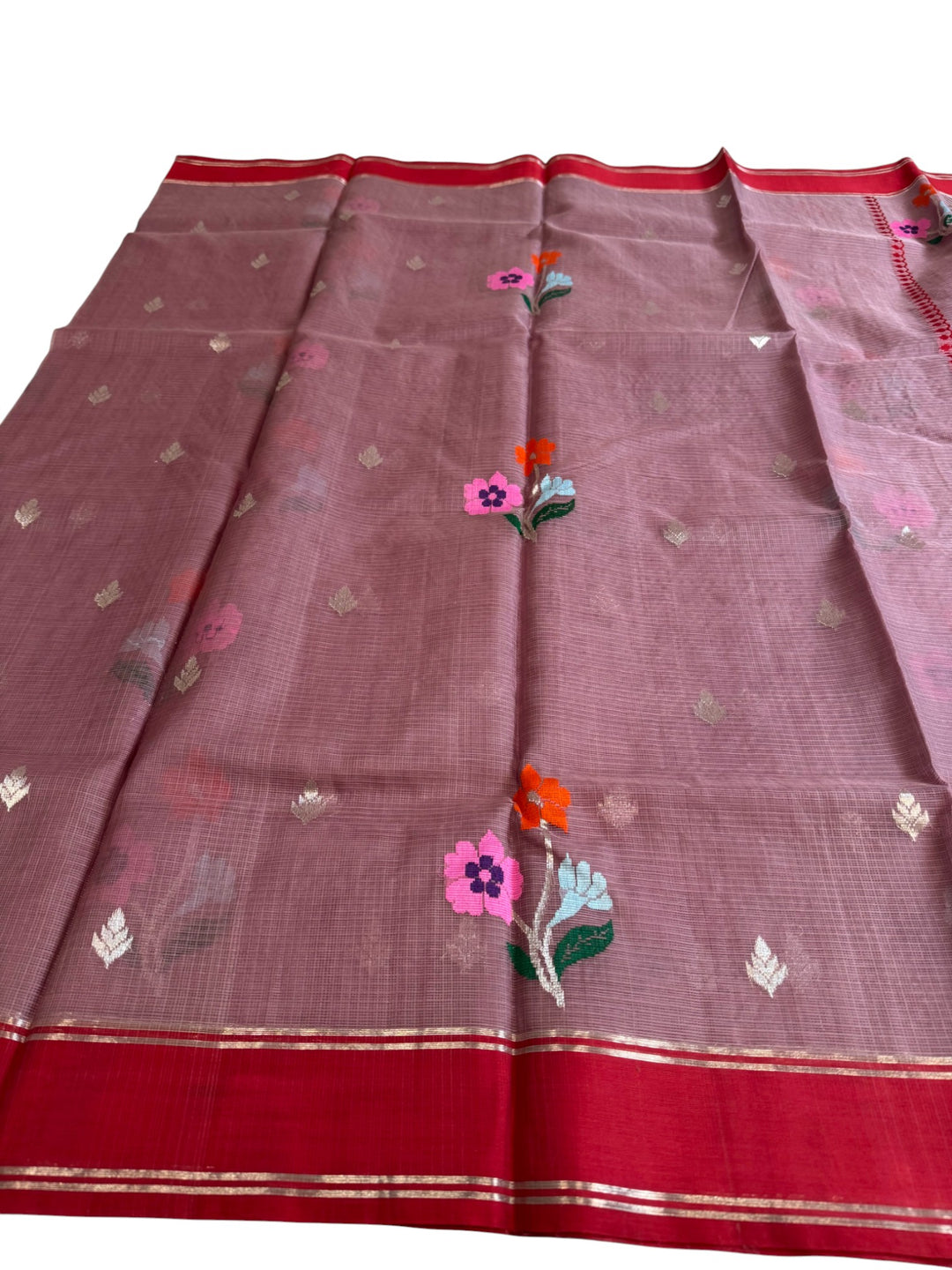 Elegant Kota Weave Saree with Silver Zari Pallu and Floral Motifs