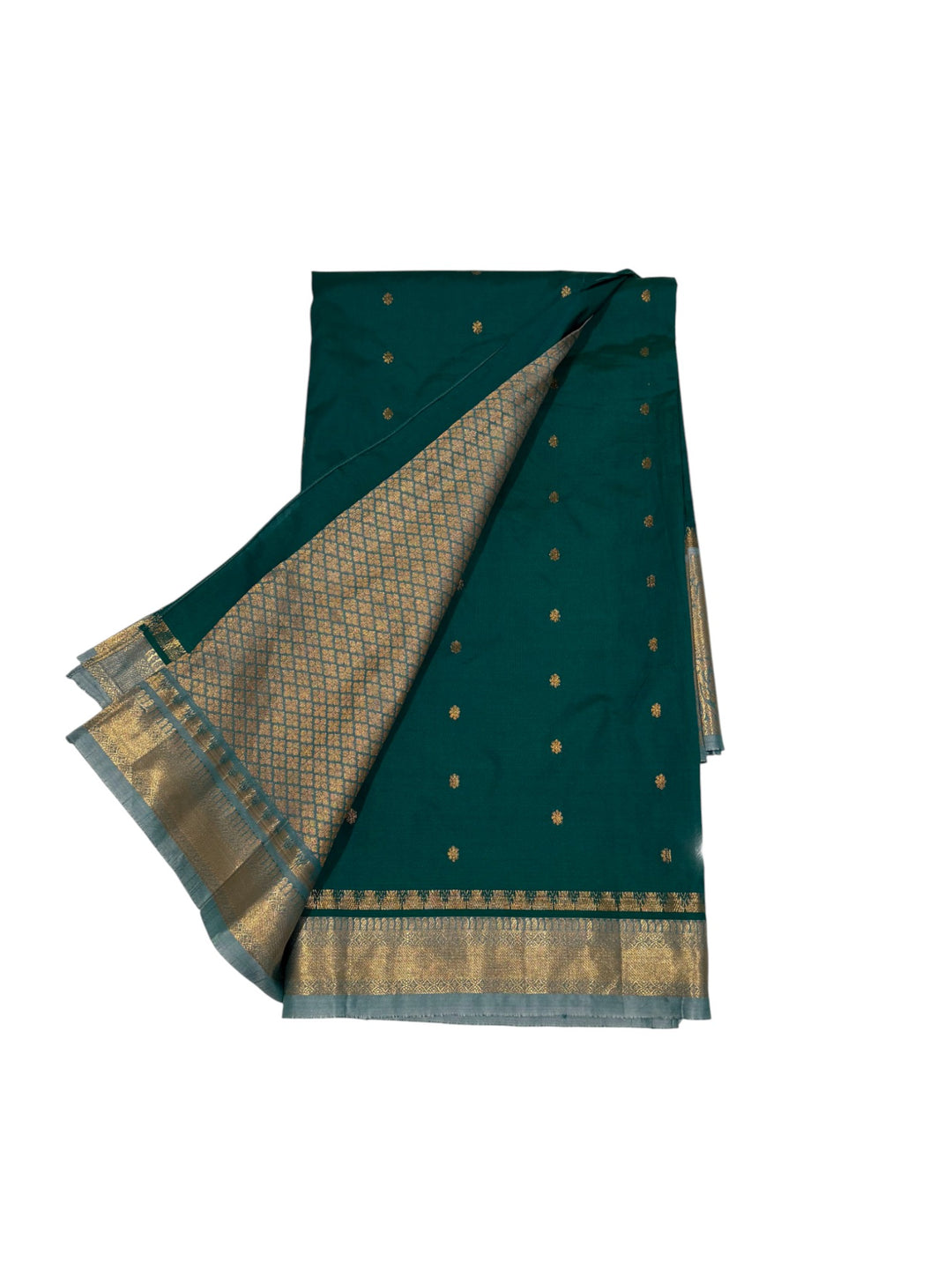 Gadwal Handloom-Style Pattu Saree with Designer Scallop Blouse